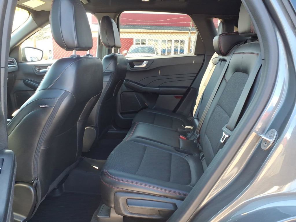 Certified 2023 Ford Escape ST-Line Elite AWD/4WD image 9