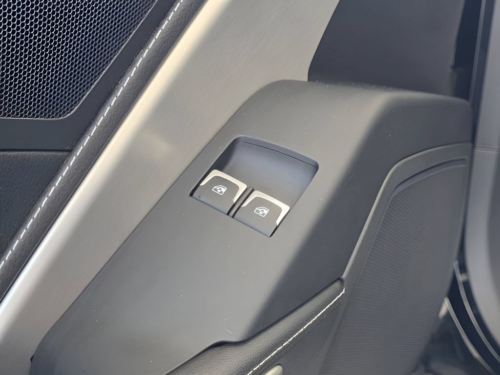 Used 2018 Chevrolet Corvette Stingray Convertible w/ 2LT Preferred Equipment Group RWD image 14