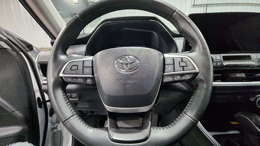 Used 2024 Toyota Grand Highlander XLE image 18