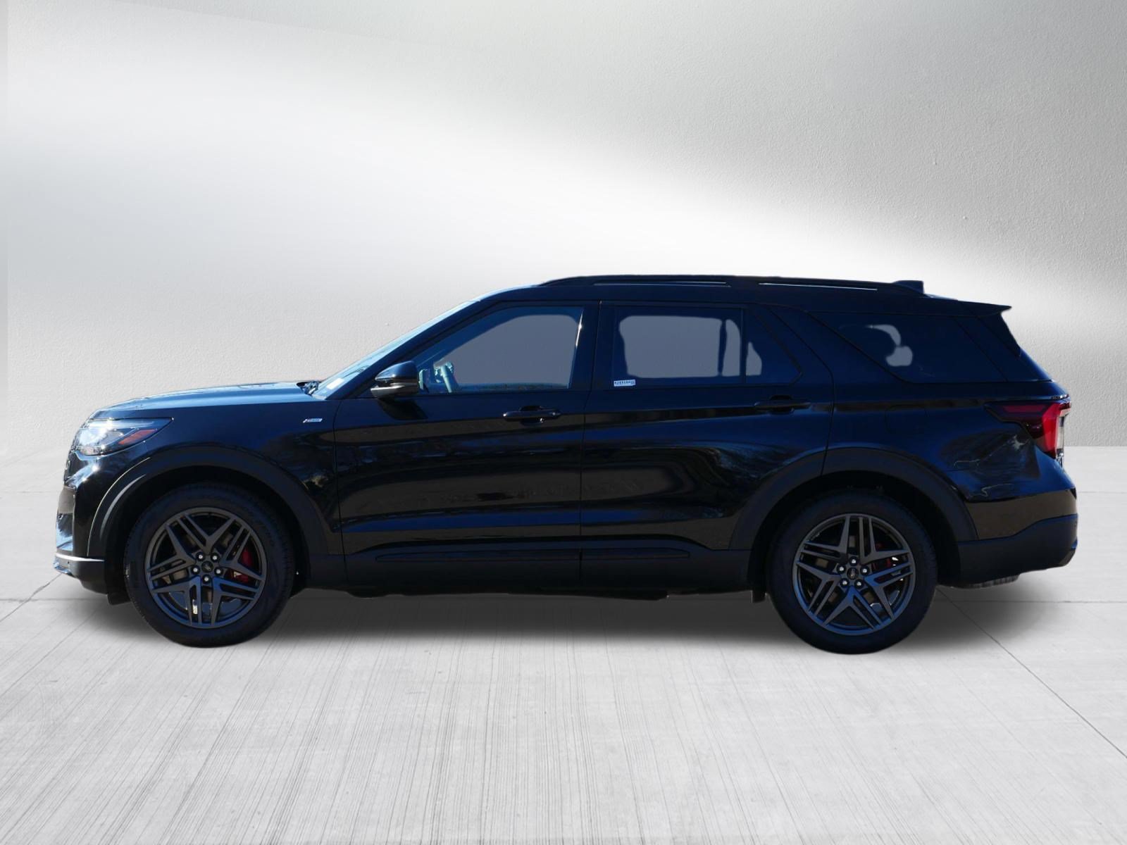 Used 2026 Ford Explorer ST-Line w/ ST-Line Street Pack AWD/4WD image 4