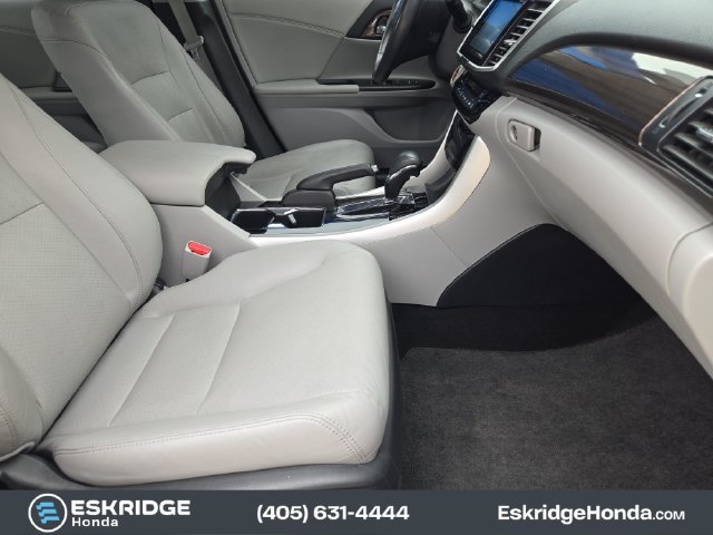 Used 2017 Honda Accord EX-L image 14