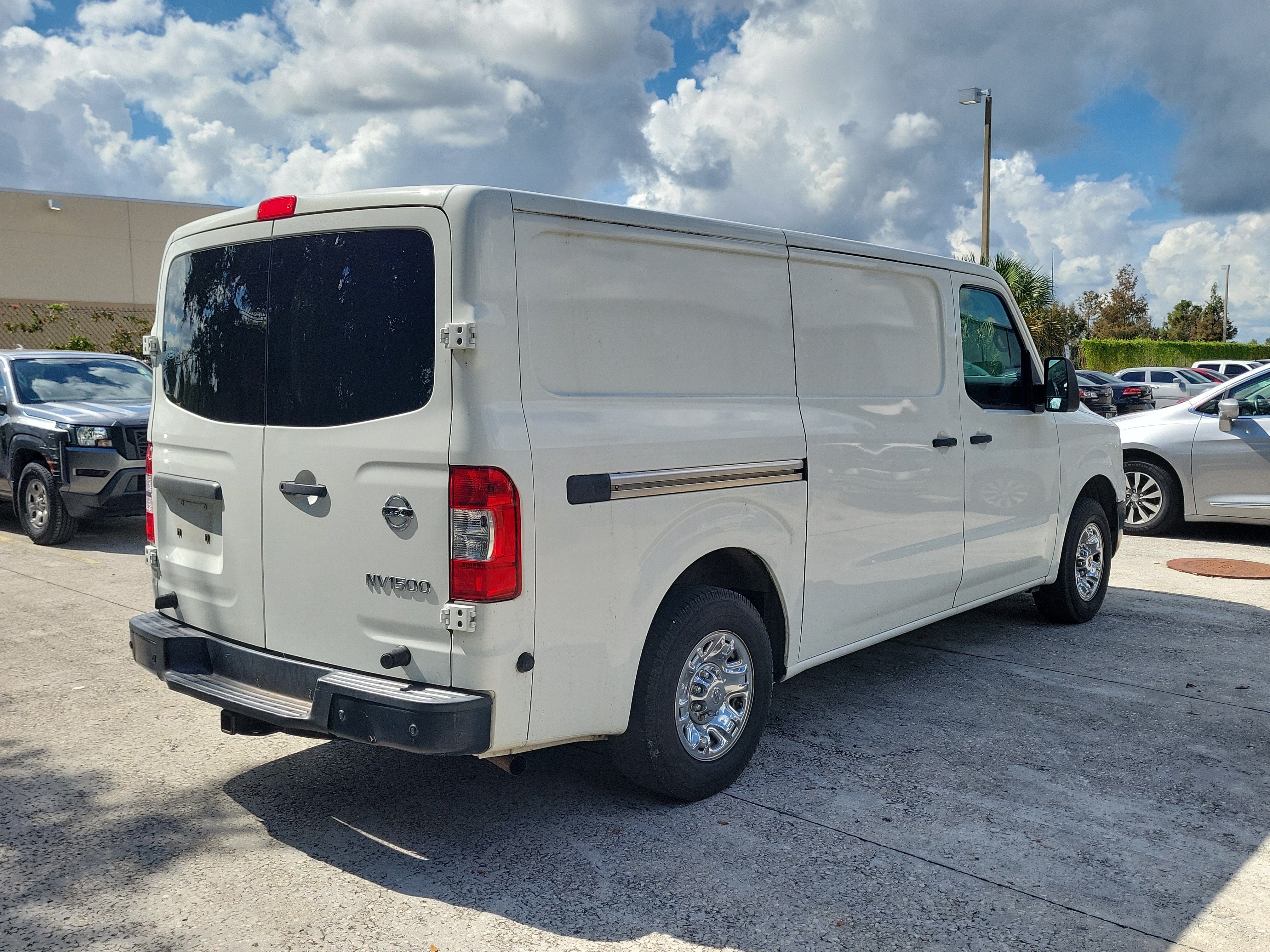 Used 2017 Nissan NV 1500 SV w/ Back Door Glass Package RWD image 4