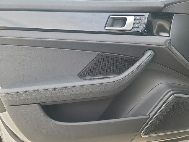 Used 2022 Porsche Panamera 4 Platinum Edition image 8