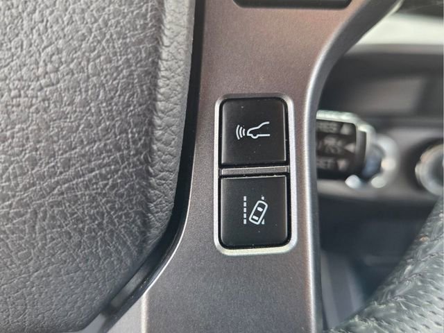 Used 2021 Toyota Tacoma TRD Off-Road AWD/4WD image 32