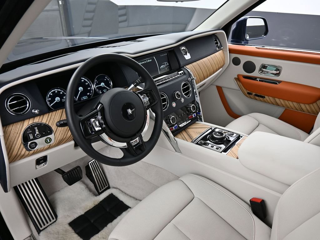 Certified 2024 Rolls-Royce Cullinan AWD/4WD image 4