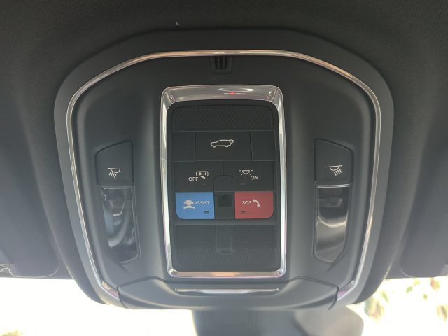 Certified 2025 Jeep Grand Cherokee Altitude AWD/4WD image 23