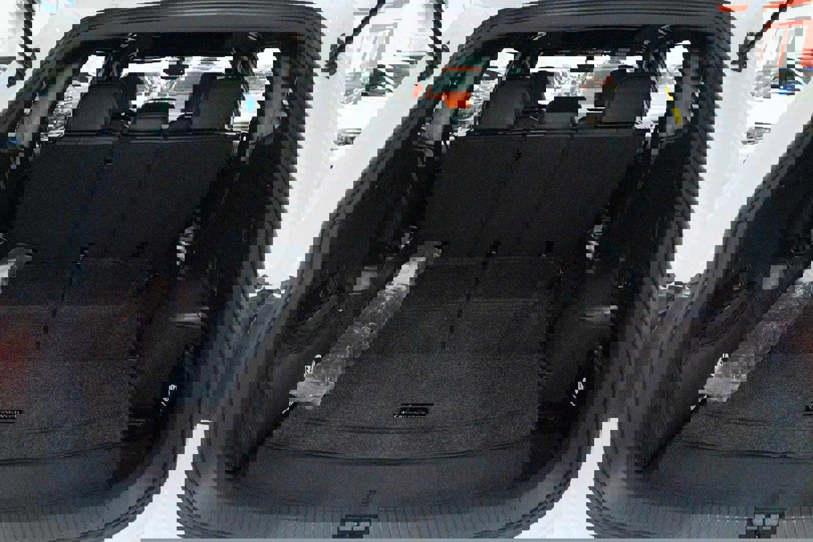 Used 2020 Volkswagen Tiguan SE R-Line w/ 3rd Row Seat Package image 27