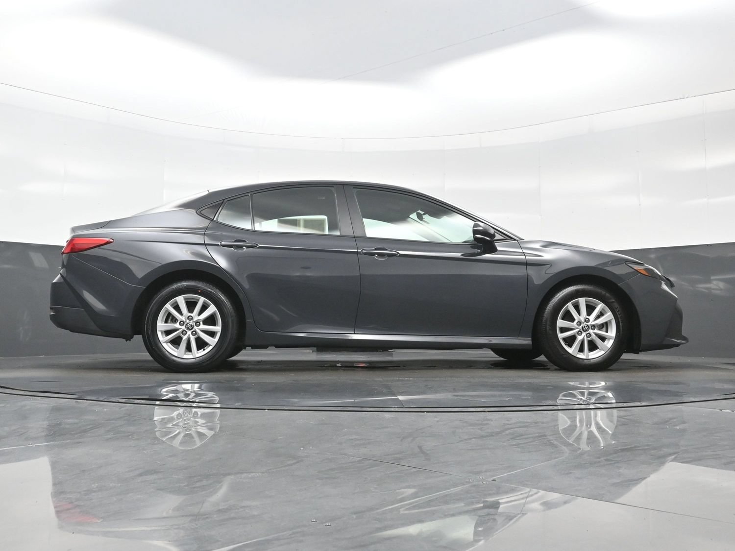 Used 2025 Toyota Camry LE FWD image 33