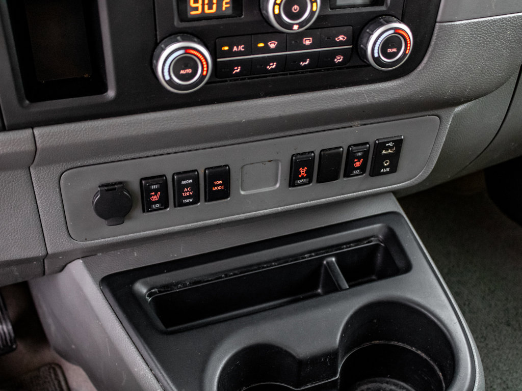 Used 2017 Nissan NV 3500 SL image 22