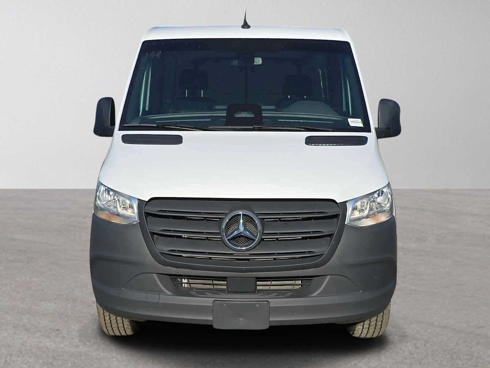 Used 2025 Mercedes-Benz Sprinter 2500 image 8