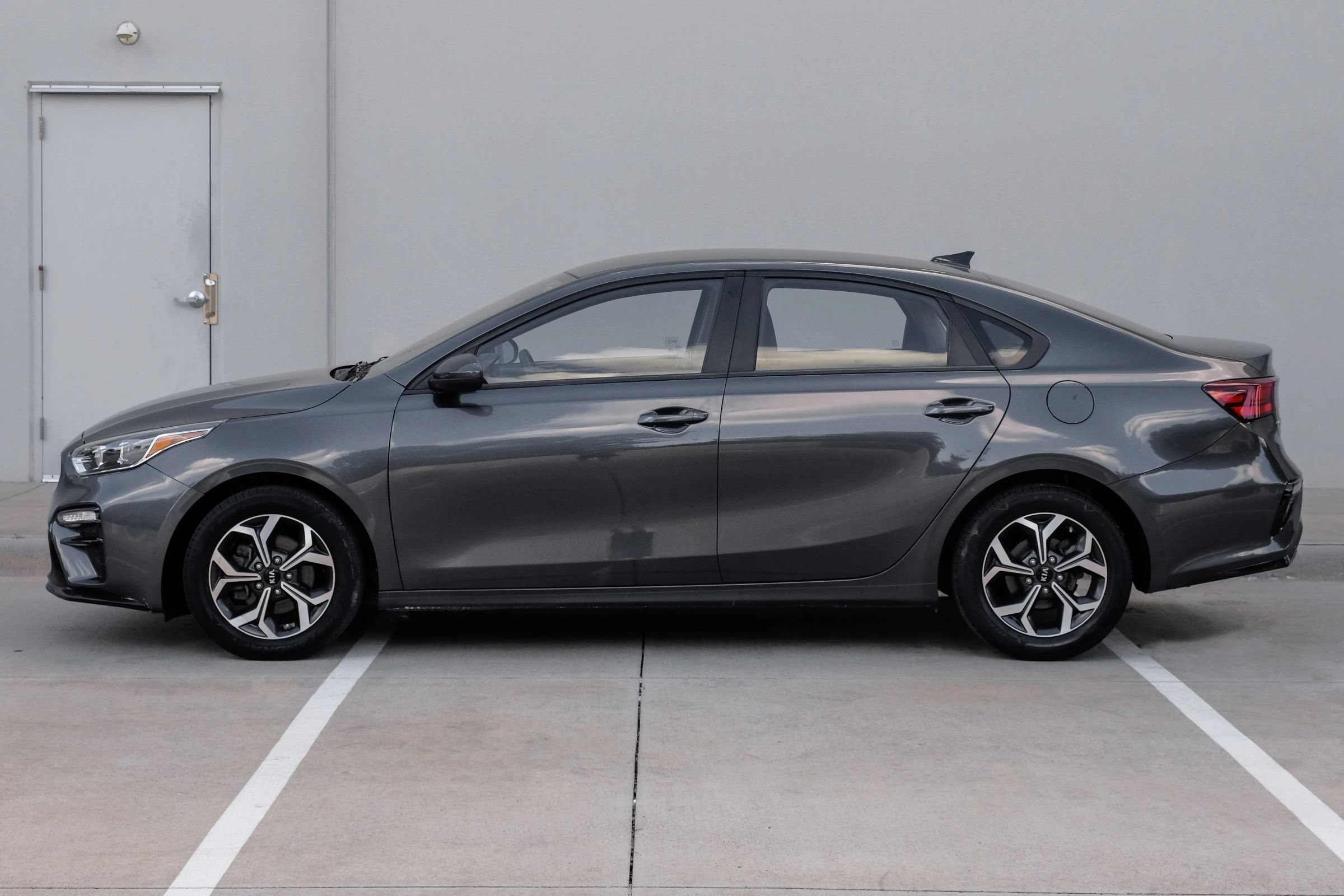 Used 2019 Kia Forte LXS FWD image 8