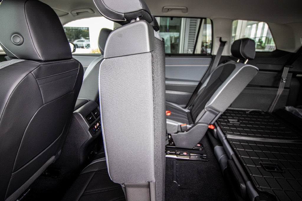 New 2027 Volkswagen Atlas SE FWD image 27