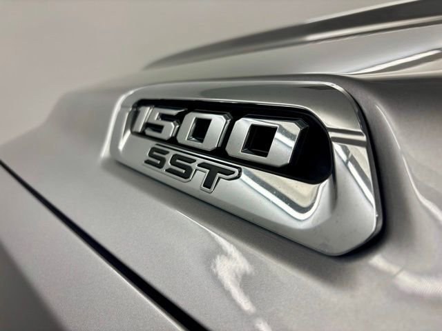 Used 2025 RAM 1500 Laramie w/ Laramie Southwest Edition image 10