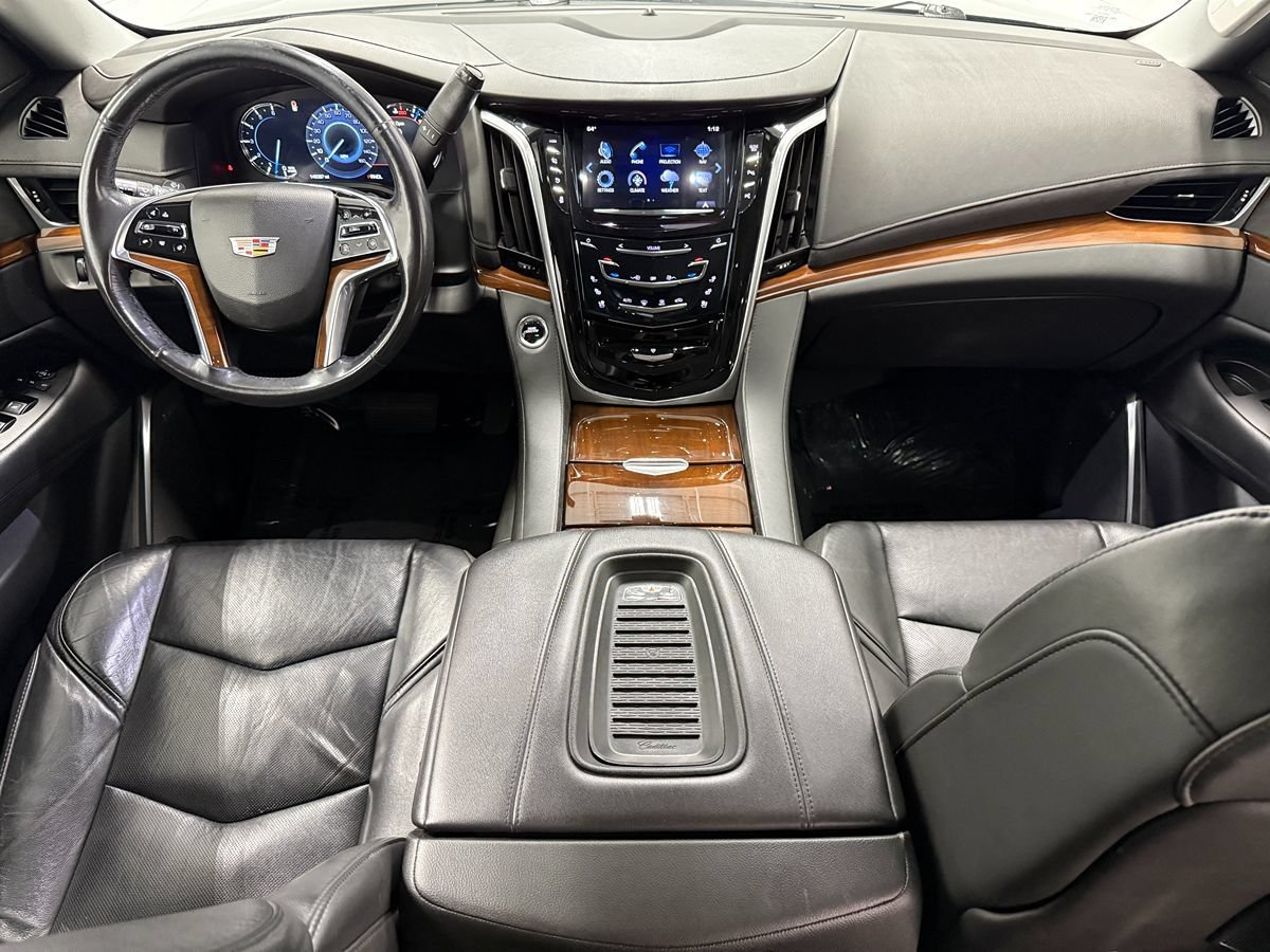 Used 2020 Cadillac Escalade ESV 4WD w/ LPO, Radiant Package image 12