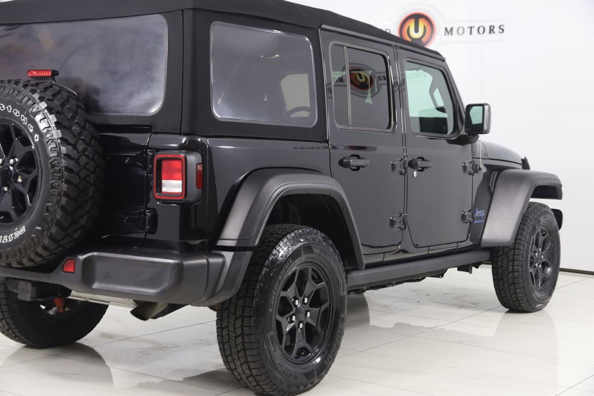 Used 2023 Jeep Wrangler Unlimited w/ Cold Weather Group image 40