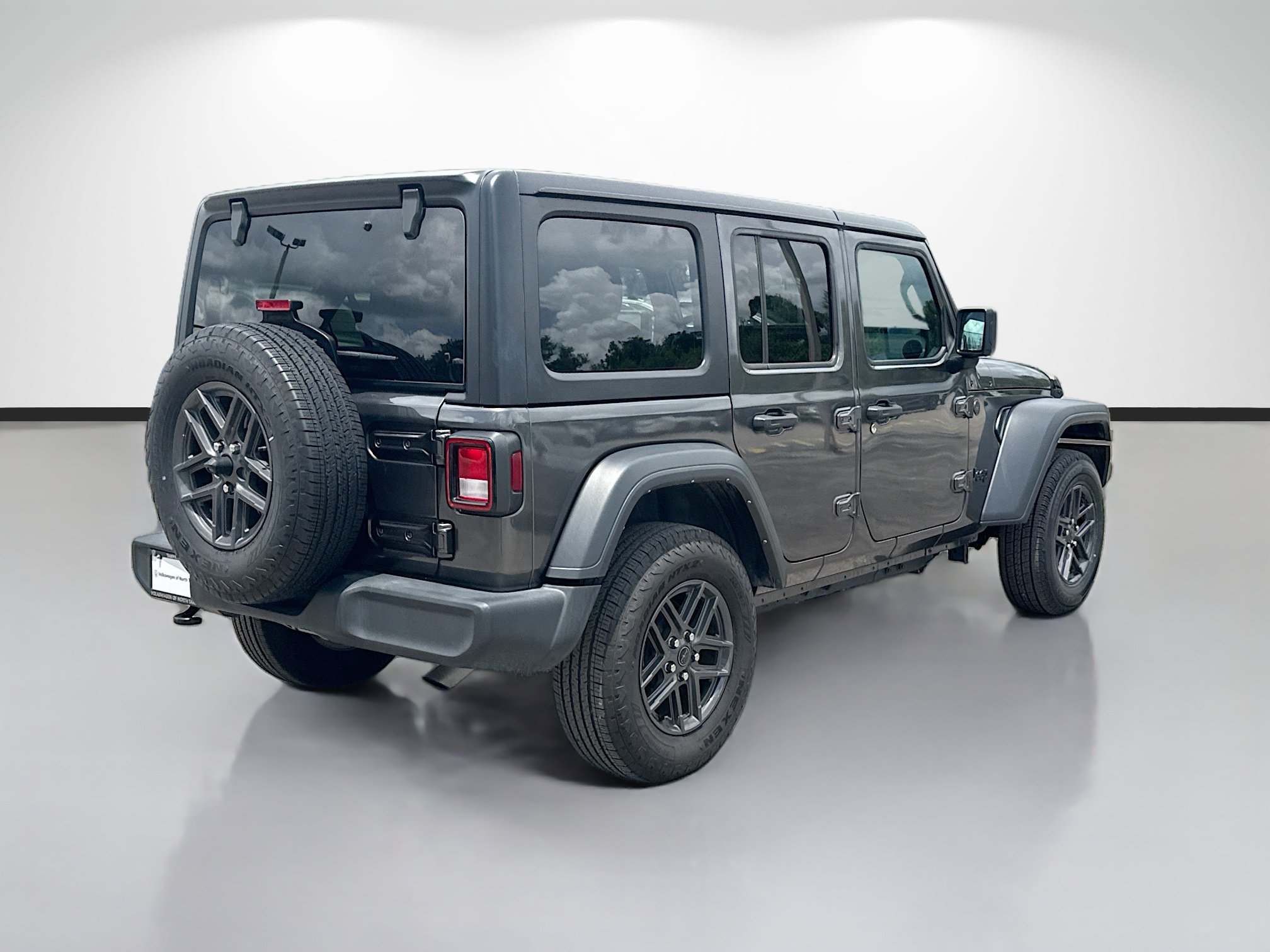 Used 2024 Jeep Wrangler Unlimited Sport AWD/4WD image 3