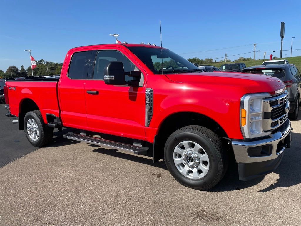 Used 2023 Ford F250 XLT image 2