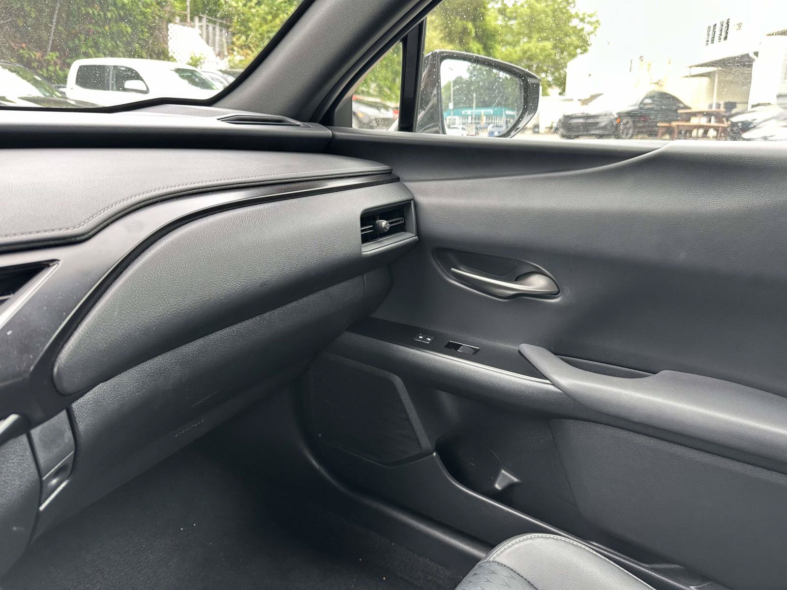Used 2019 Lexus UX 250h AWD/4WD image 27