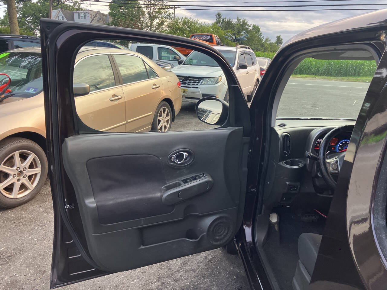 Used 2011 Nissan Cube 1.8 S w/ Interior Designer Pkg FWD image 16