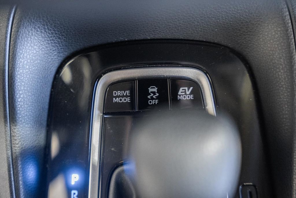 Used 2025 Toyota Corolla LE FWD image 22