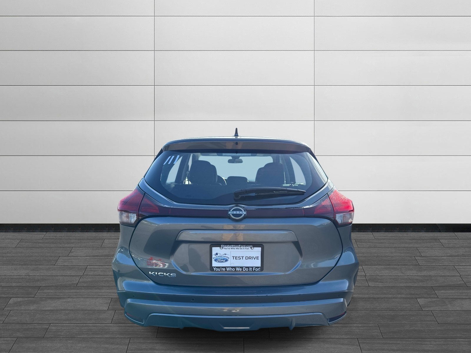 Used 2025 Nissan Kicks Play S FWD image 4