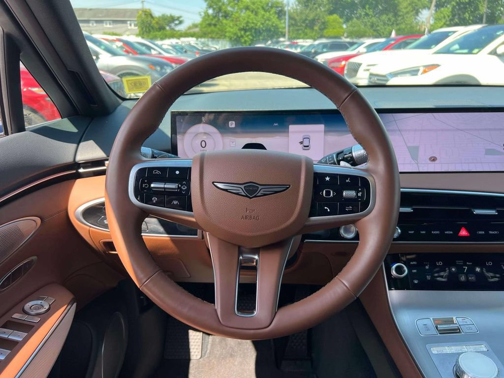 Certified 2026 Genesis GV70 2.5T Advanced AWD/4WD image 14