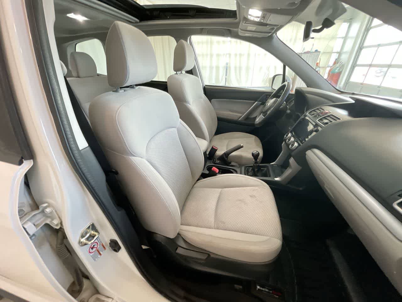 Used 2017 Subaru Forester 2.5i Premium image 24