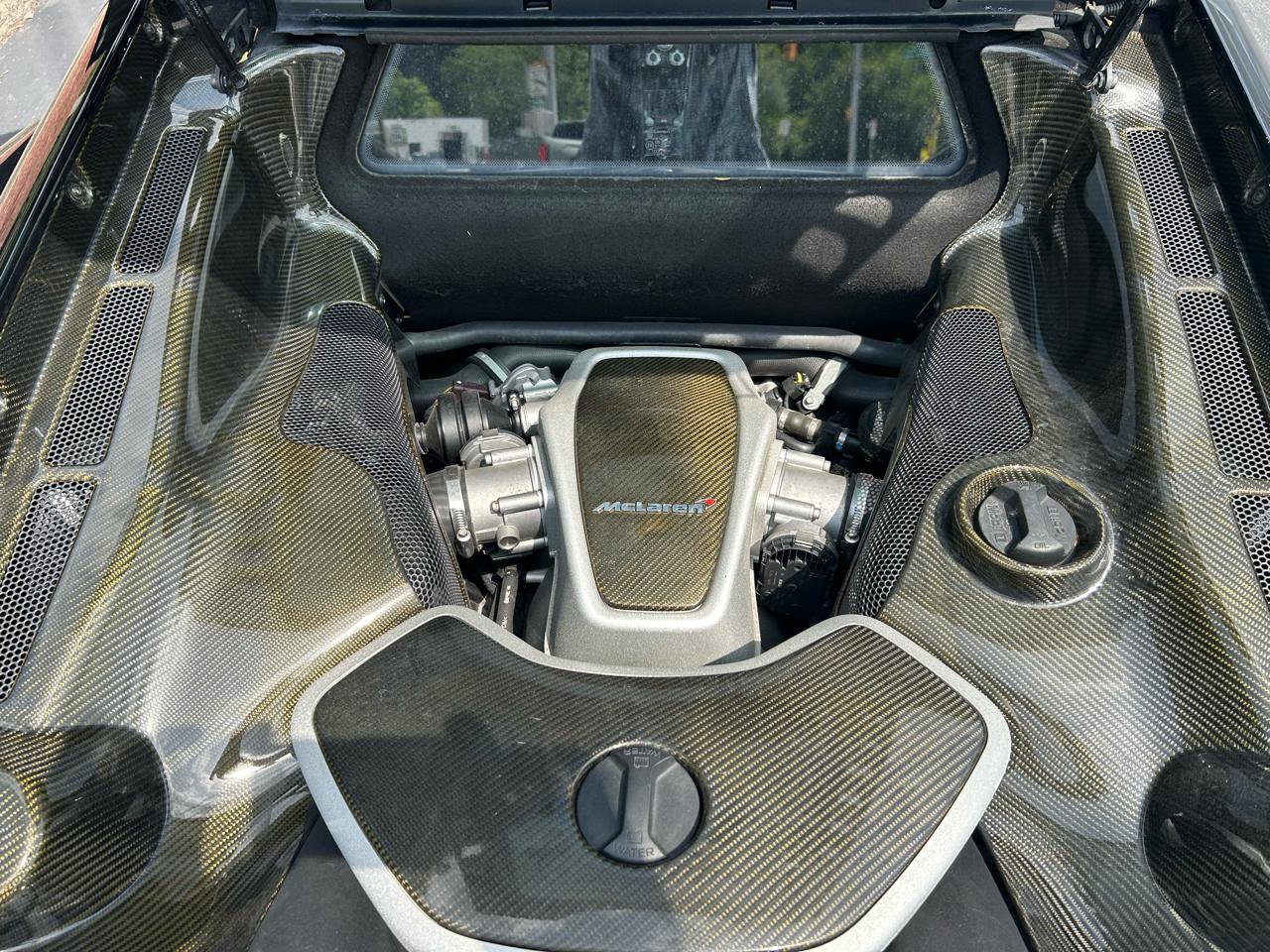 Used 2012 McLaren MP4-12C Coupe RWD image 12