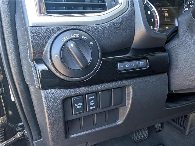 Used 2021 Nissan Titan SV w/ SV Convenience Package AWD/4WD image 28