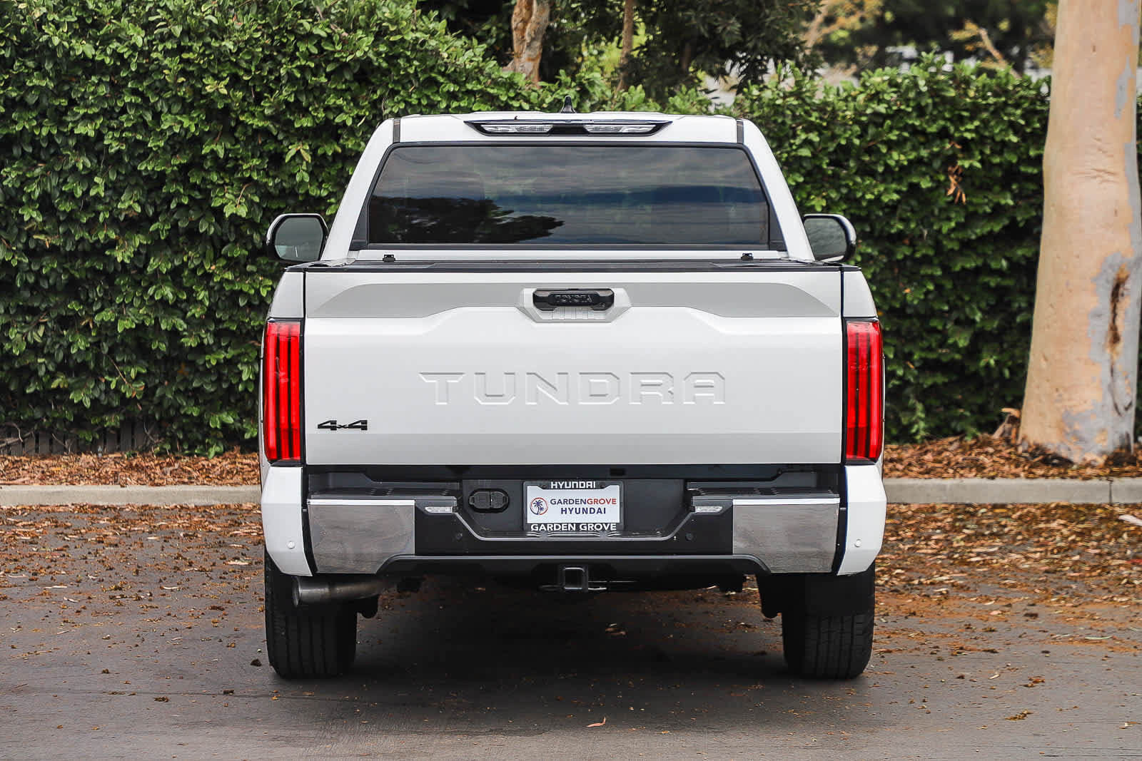 Used 2022 Toyota Tundra SR5 w/ TRD Off-Road Package AWD/4WD image 7