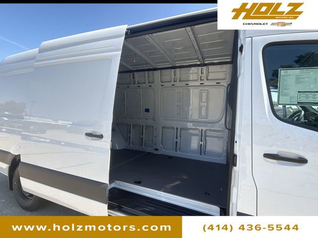 Used 2025 Mercedes-Benz Sprinter 2500 image 24