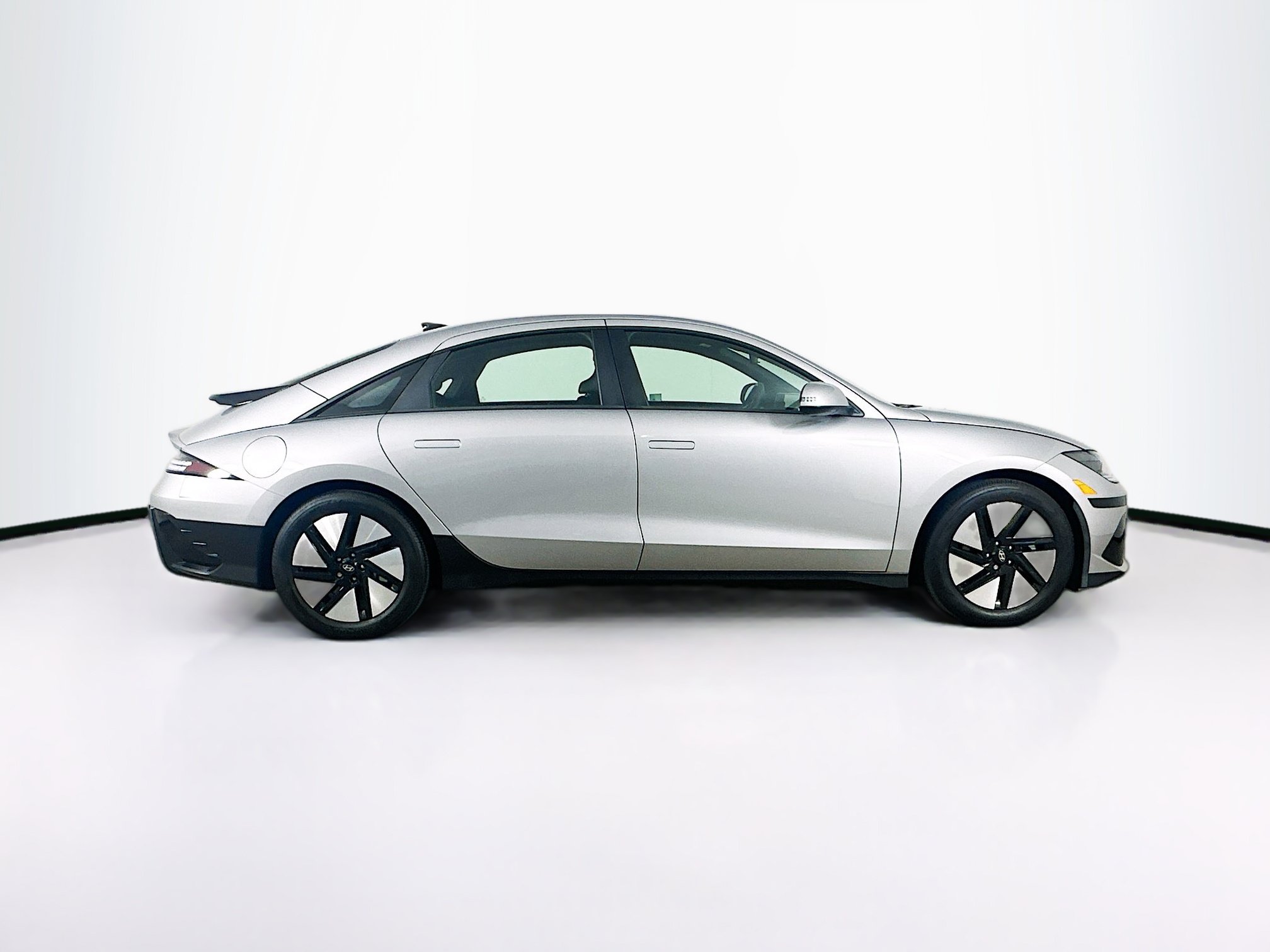 Used 2024 Hyundai Ioniq 6 SE RWD image 10