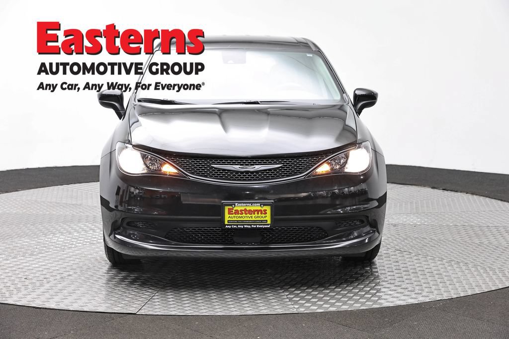 Used 2024 Chrysler Voyager LX FWD image 2
