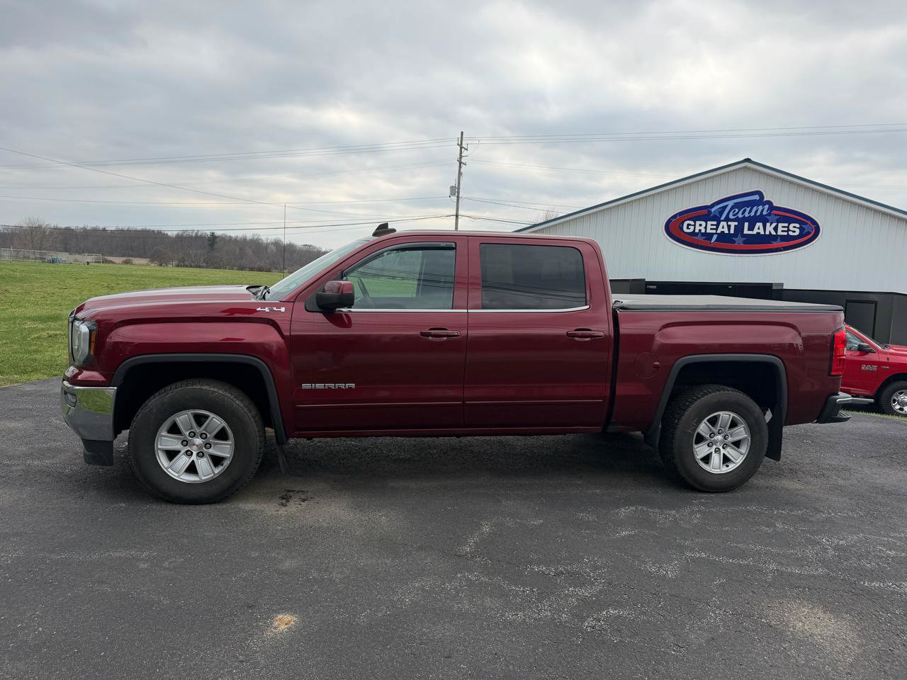 Used 2017 GMC Sierra 1500 SLE w/ SLE Value Package AWD/4WD image 8