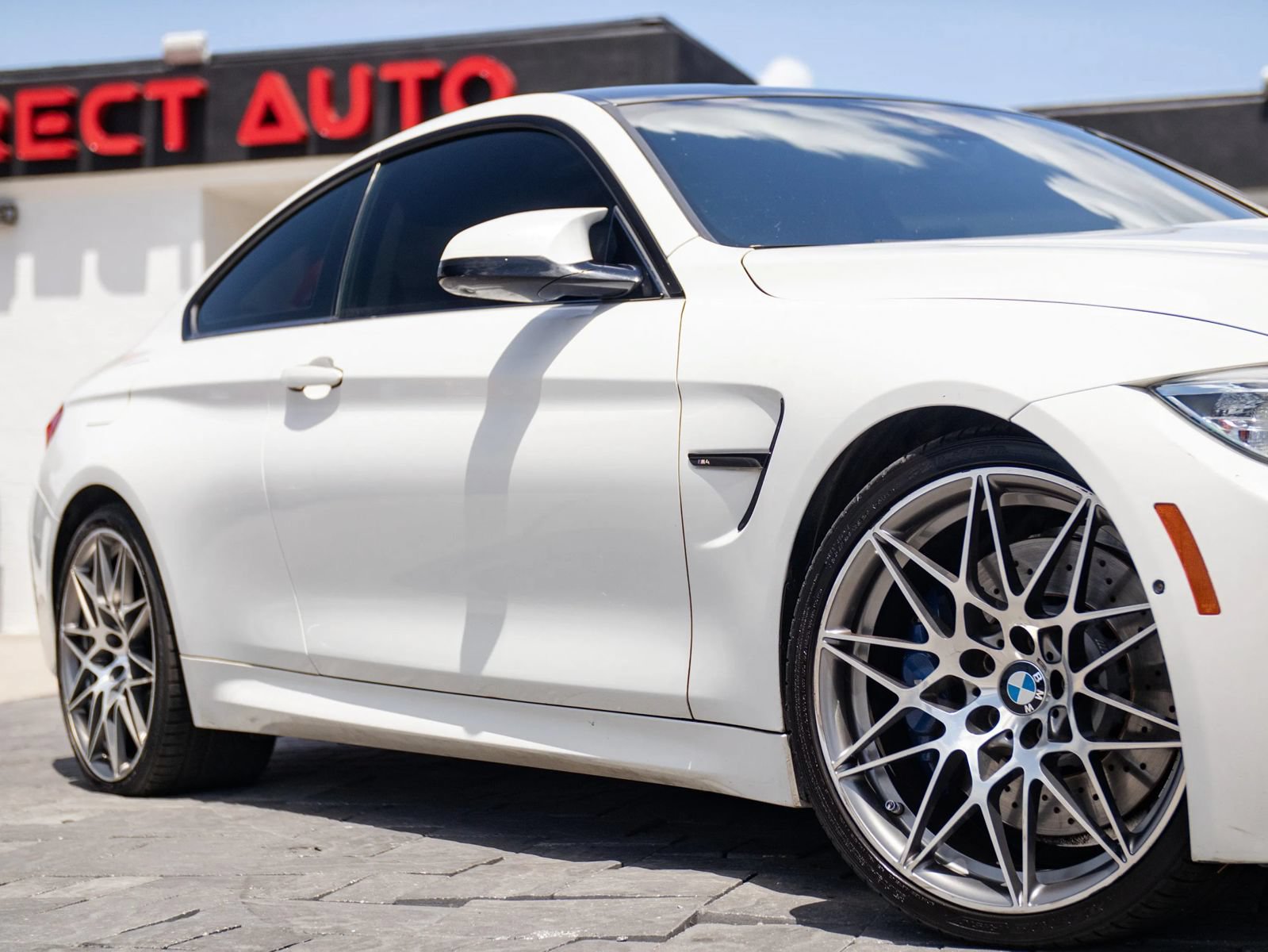 Used 2017 BMW M4 Coupe RWD image 2