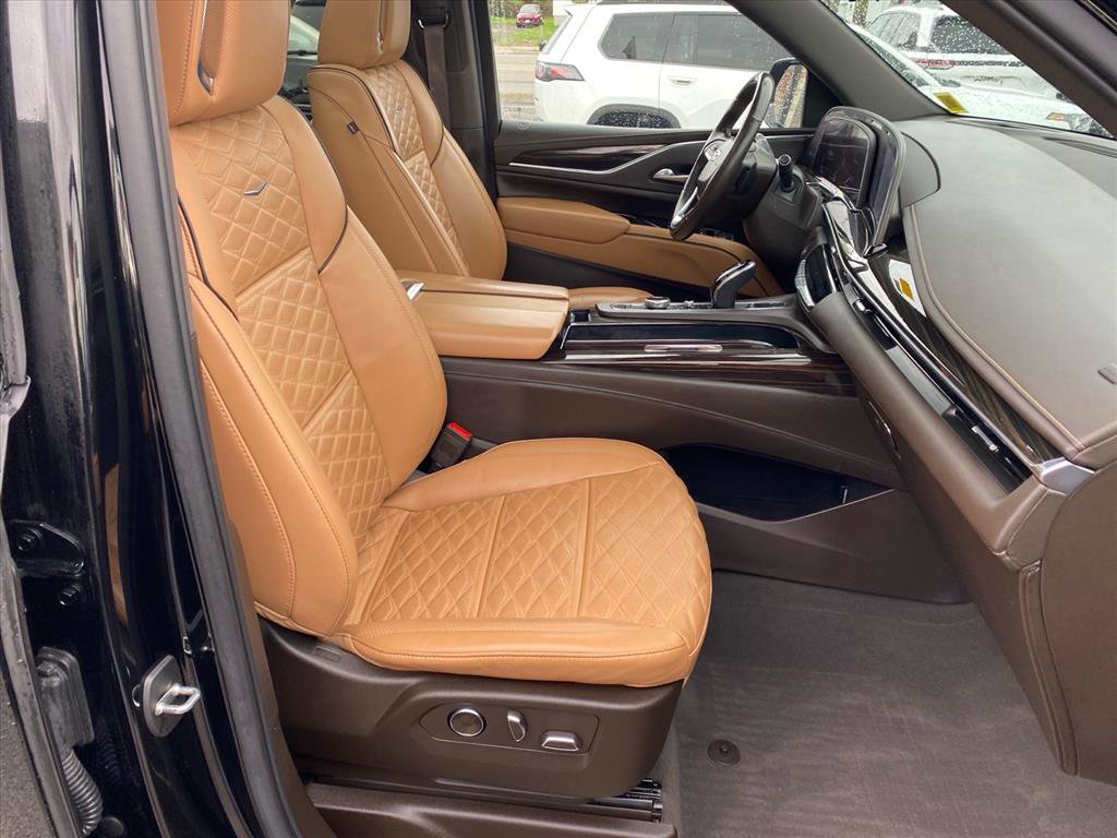 Used 2021 Cadillac Escalade Sport w/ Driver Assist Tech Package AWD/4WD image 29