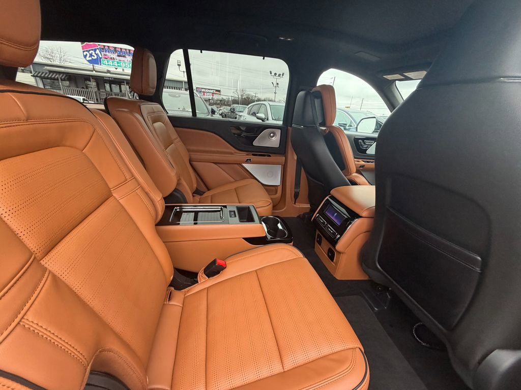 Used 2025 Lincoln Aviator Black Label image 18