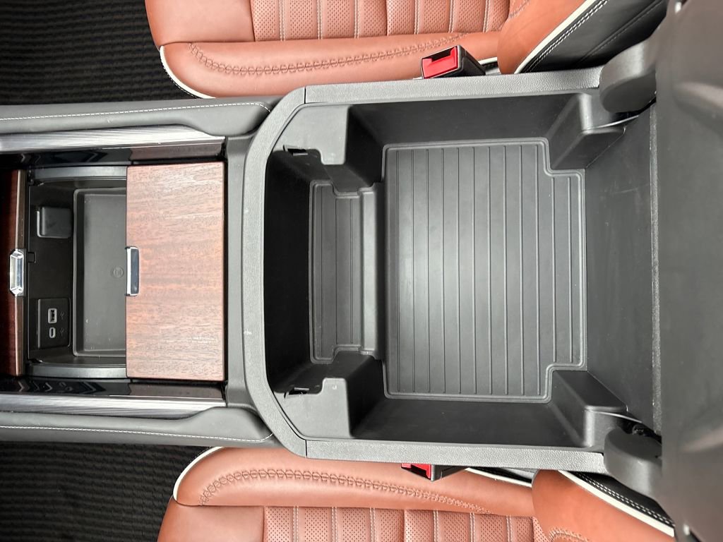 Used 2023 GMC Yukon XL Denali Ultimate AWD/4WD image 31