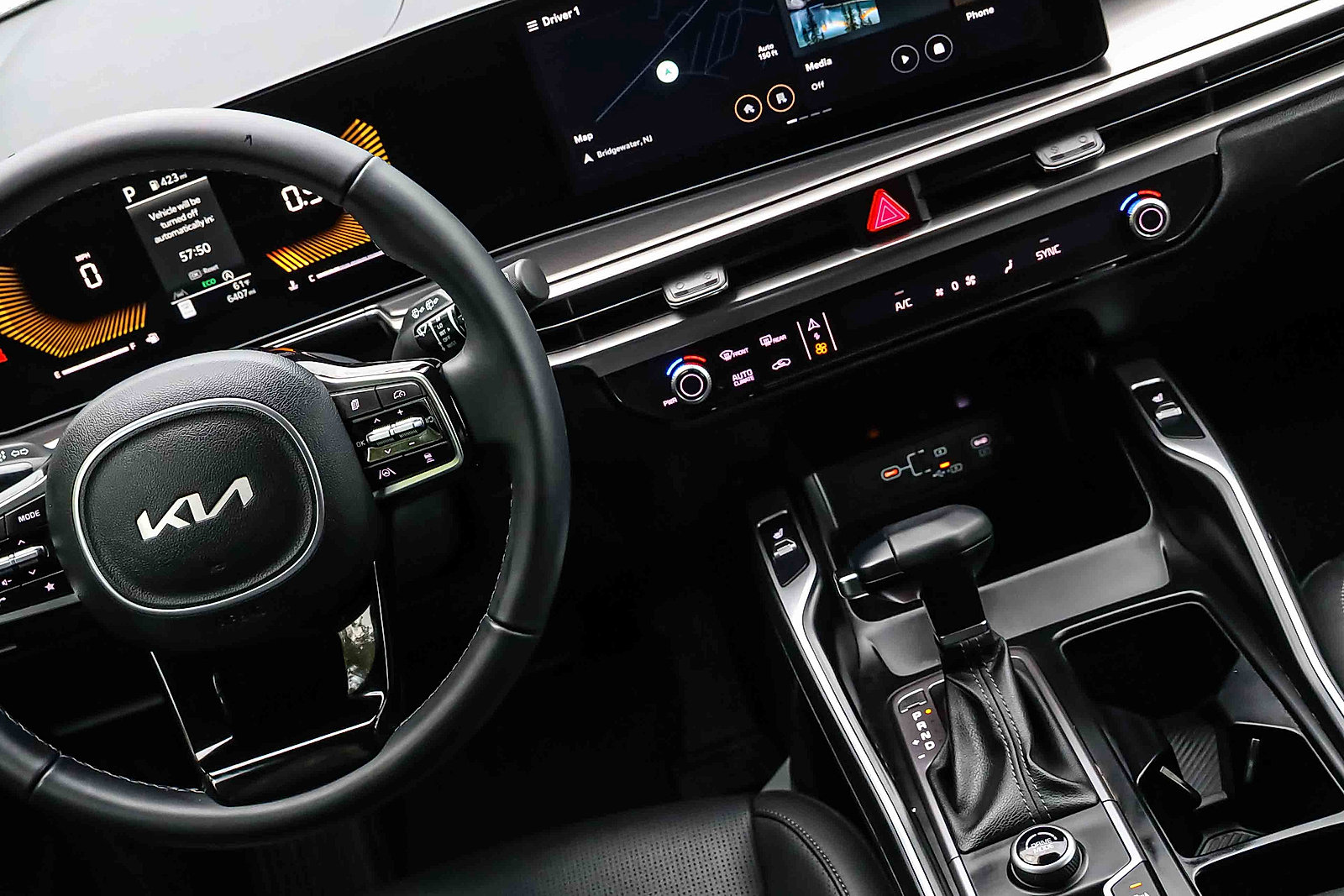 Certified 2025 Kia Sorento S FWD image 18