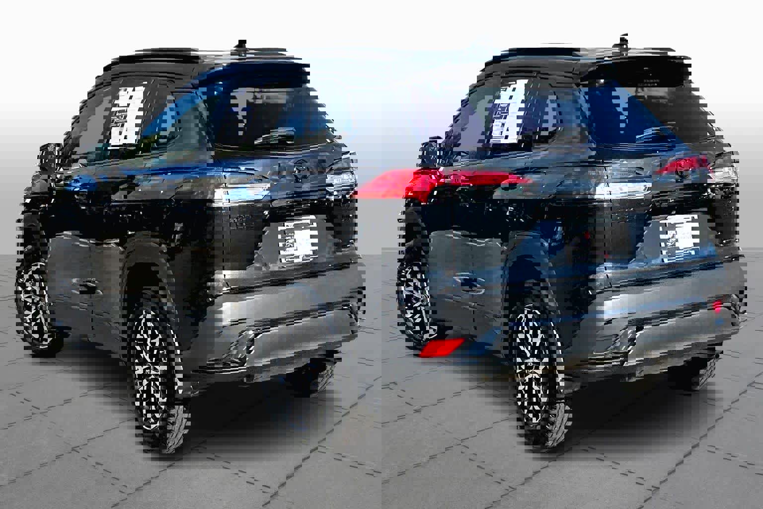 Used 2024 Toyota Corolla Cross SE image 11