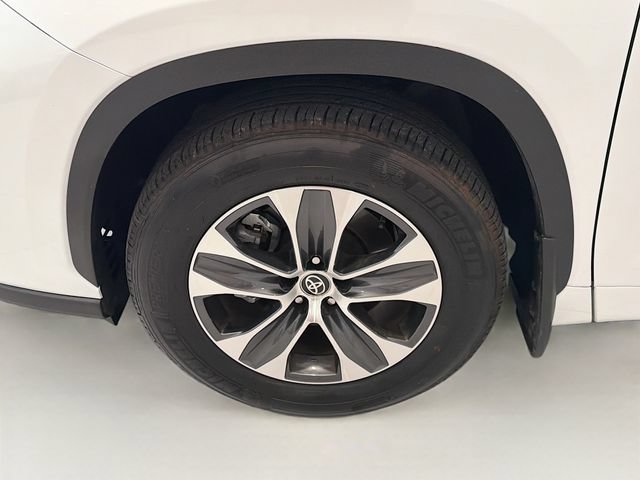Certified 2026 Toyota Highlander XLE AWD/4WD image 25