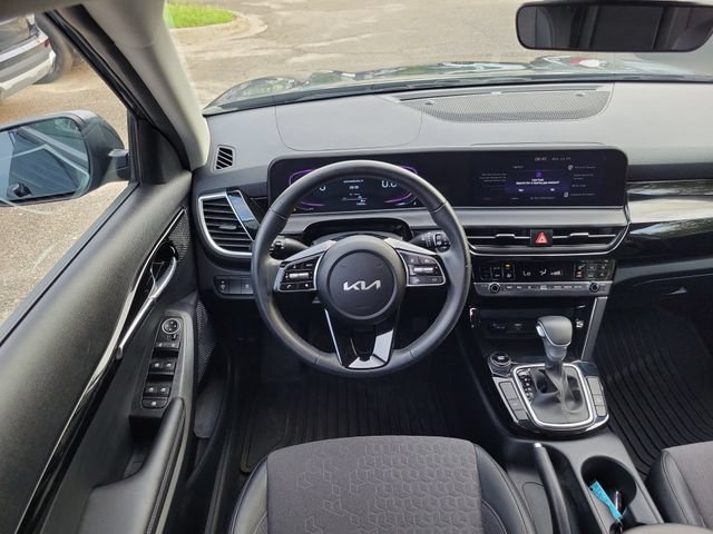 Used 2025 Kia Seltos S FWD image 11