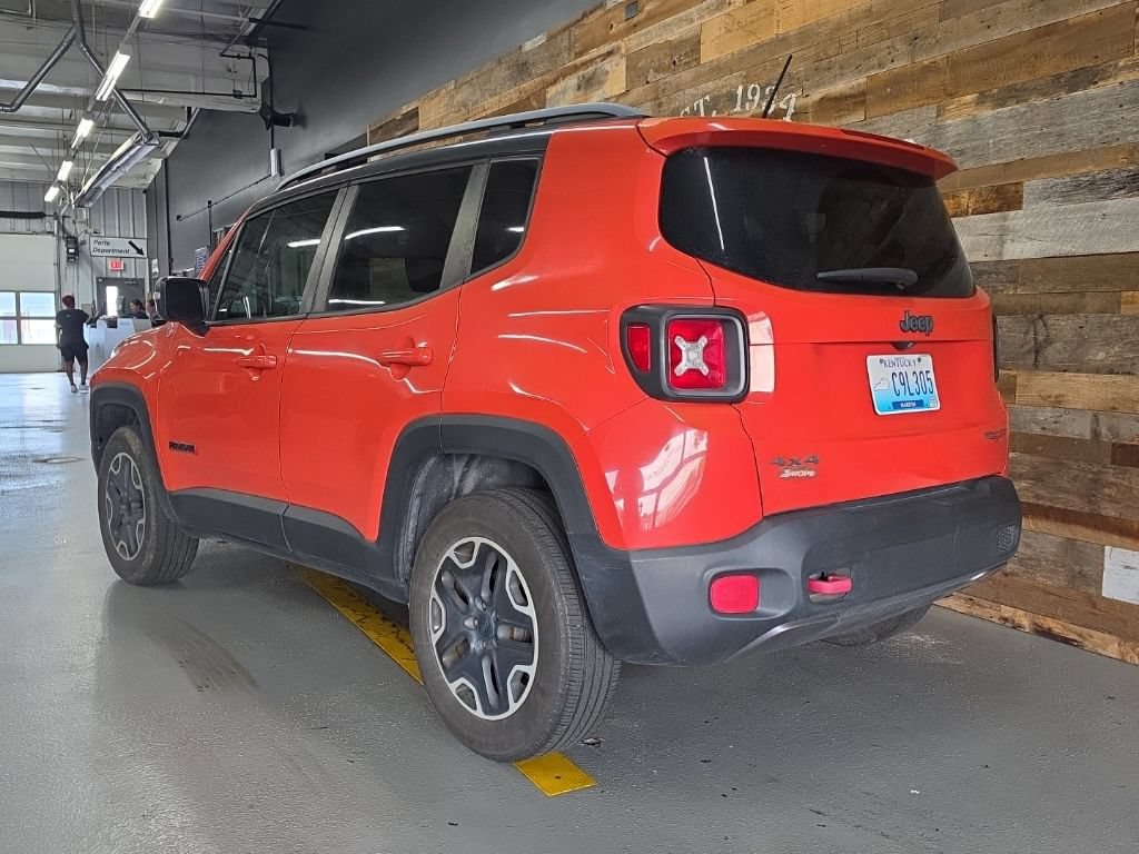 Used 2015 Jeep Renegade Trailhawk w/ Popular Equipment Group AWD/4WD image 37