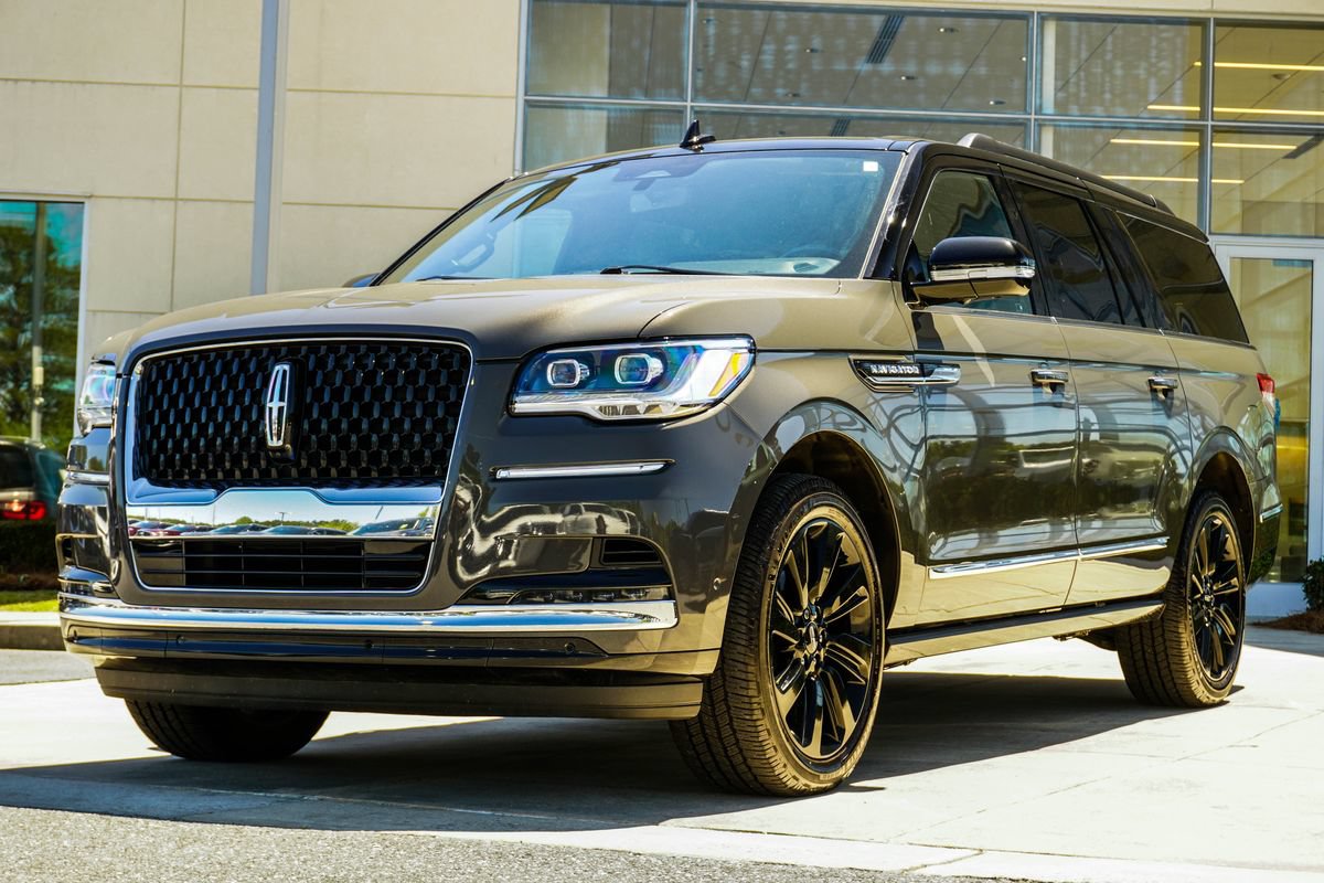 Used 2023 Lincoln Navigator L Black Label AWD/4WD image 8
