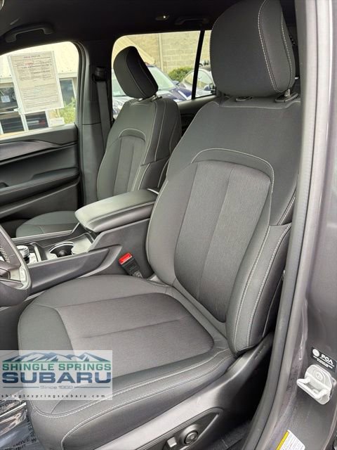 Used 2025 Jeep Grand Cherokee Laredo w/ Luxury Tech Group I image 40