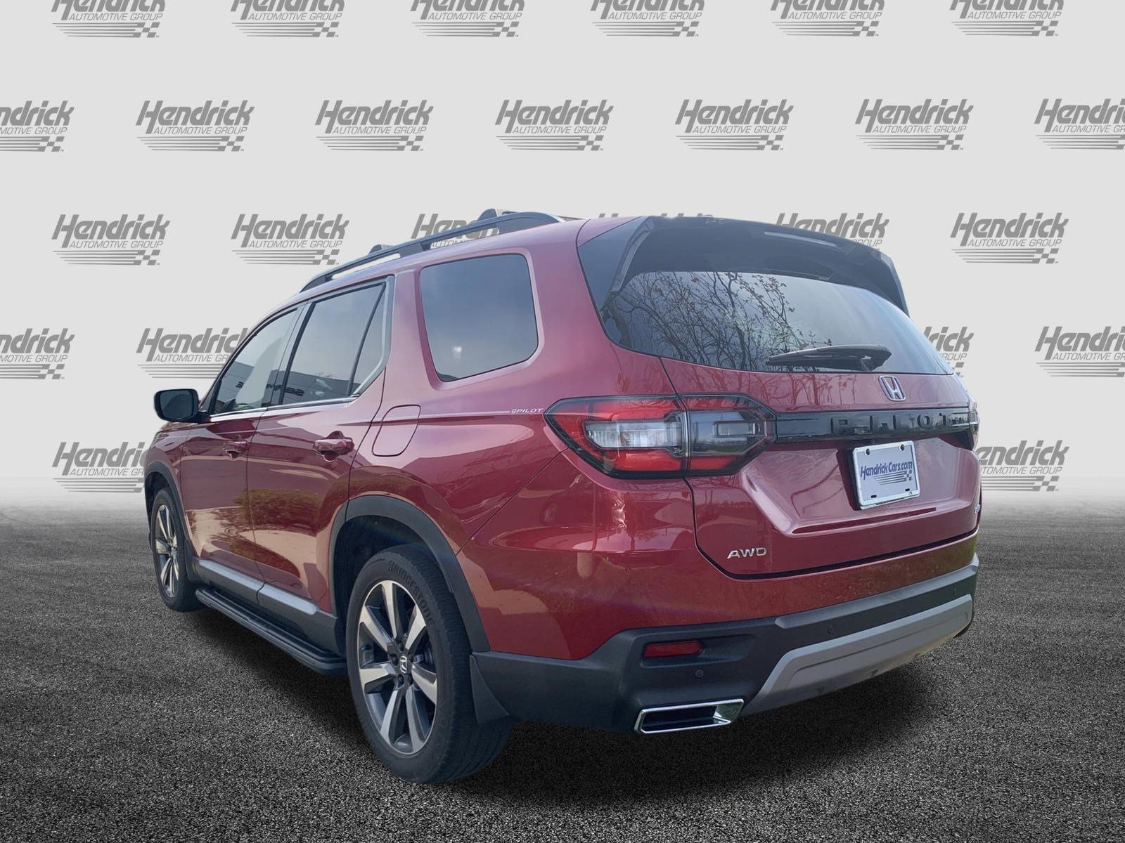 Used 2023 Honda Pilot Elite image 8