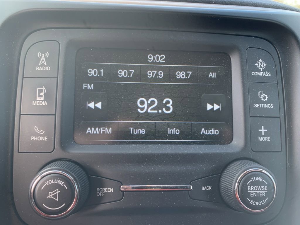 Used 2018 Jeep Cherokee Latitude w/ Altitude Package image 17