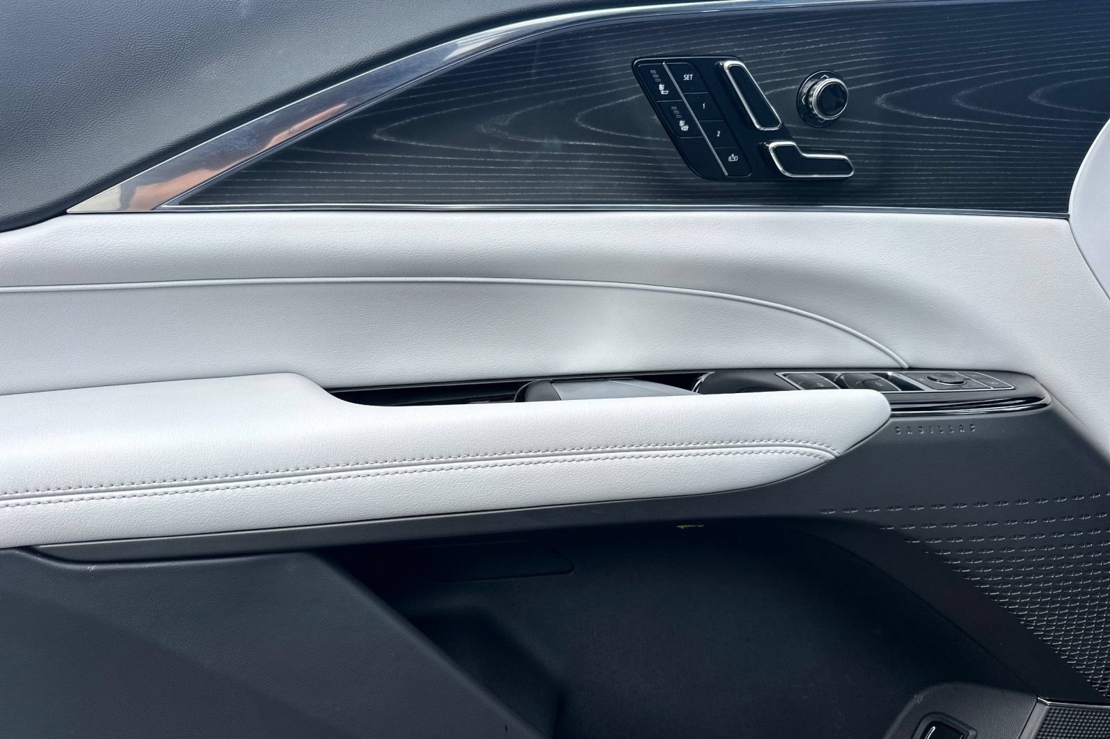 Certified 2024 Cadillac Lyriq Sport RWD image 11