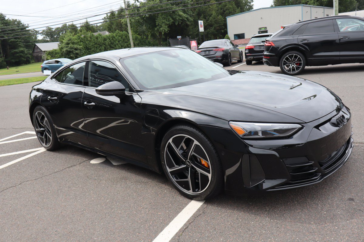 Used 2023 Audi RS e-tron GT w/ Carbon Performance Package AWD/4WD image 4