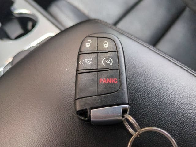 Used 2018 Jeep Grand Cherokee Limited w/ Luxury Group II AWD/4WD image 30
